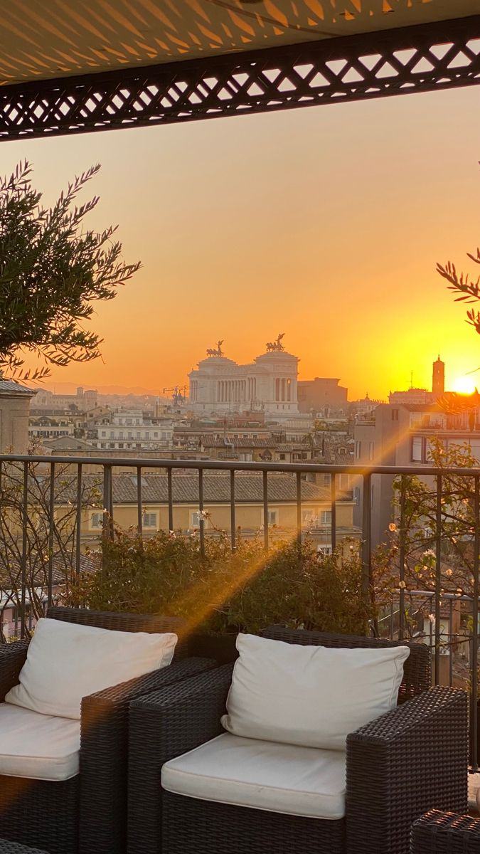 Tramonto sui tetti di Roma